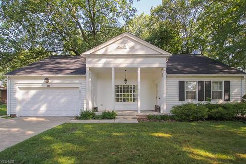 957 Elywood Dr, Elyria, OH 44035 photo 1