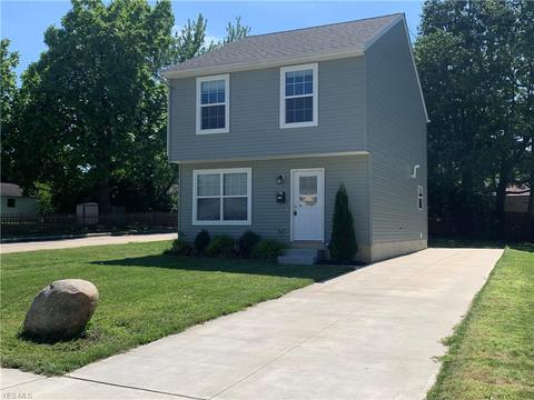 1736 Robindale St, Wickliffe, OH 44092 photo 1