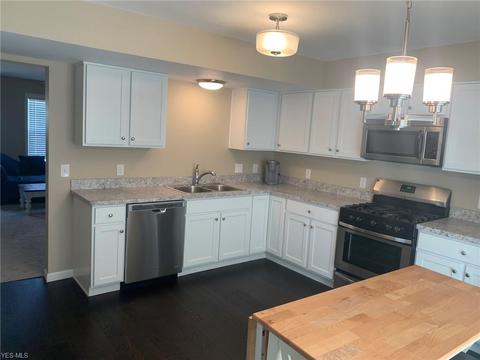 1736 Robindale St, Wickliffe, OH 44092 photo 9