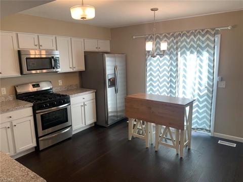 1736 Robindale St, Wickliffe, OH 44092 photo 3