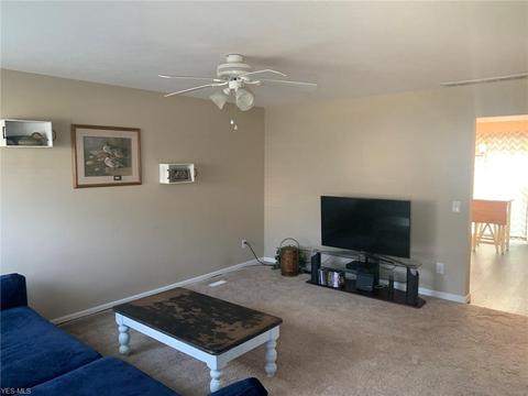 1736 Robindale St, Wickliffe, OH 44092 photo 2