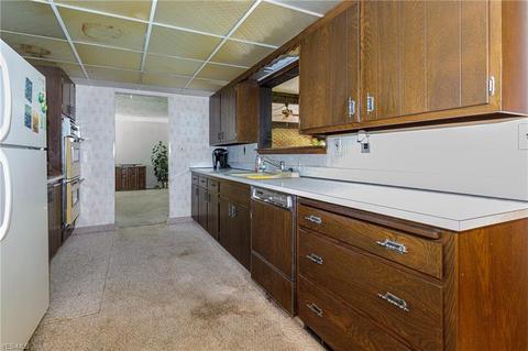 2128 Miami Rd, Euclid, OH 44117 photo 8