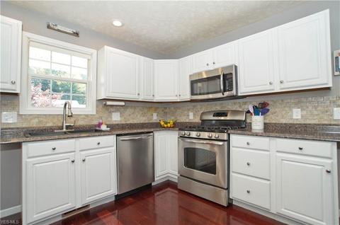 5413 Carlson Ln, Ashtabula, OH 44004 photo 5