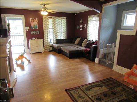 411 Thayer Ave, Ashtabula, OH 44004 photo 3