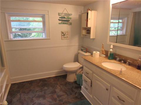 411 Thayer Ave, Ashtabula, OH 44004 photo 12