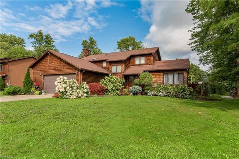 2302 Deerfield Dr, Ashtabula, OH 44004 photo 1