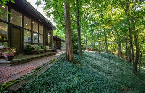 65 Skyview Dr, Seven Hills, OH 44131 photo 15