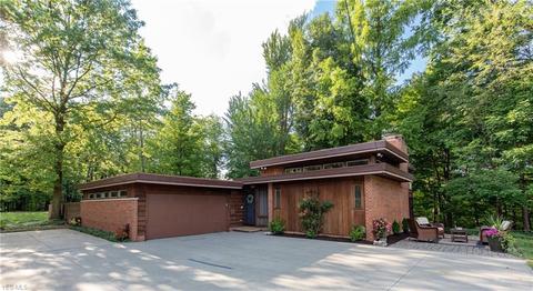 65 Skyview Dr, Seven Hills, OH 44131 photo 5