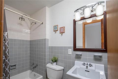 65 Skyview Dr, Seven Hills, OH 44131 photo 24