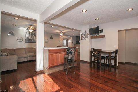 146 Elbe St, Elyria, OH 44035 photo 4