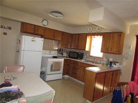 5832 E Glenn Dr, Maple Heights, OH 44137 photo 4