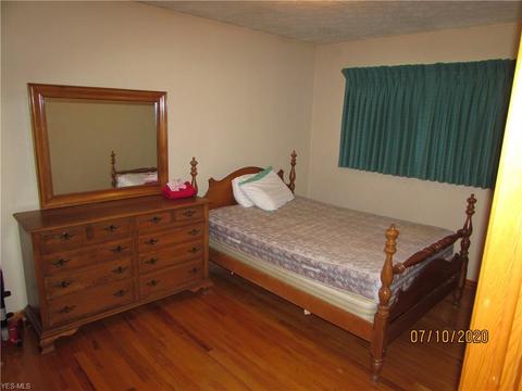 5832 E Glenn Dr, Maple Heights, OH 44137 photo 11