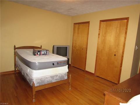 5832 E Glenn Dr, Maple Heights, OH 44137 photo 10