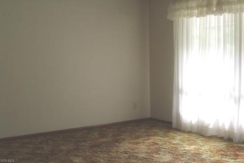 7141 Laurelview Cir NE, Canton, OH 44721 photo 5