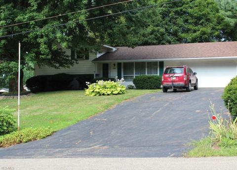 7141 Laurelview Cir NE, Canton, OH 44721 photo 1