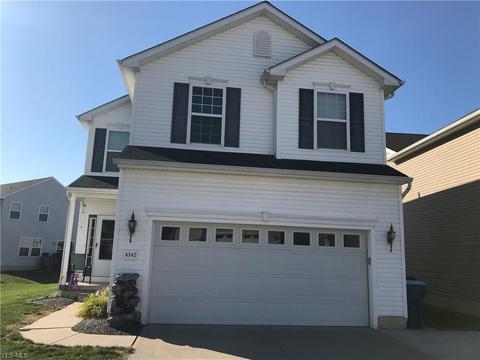 4542 Vineyard Dr, Lorain, OH 44053 photo 2