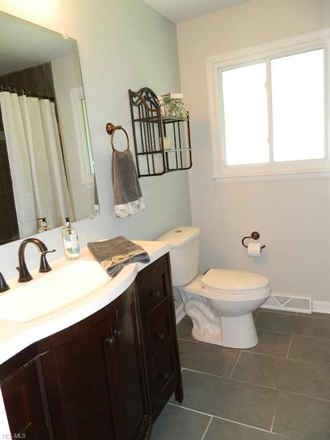 7682 Manor Dr, Mentor On The Lake, OH 44060 photo 20