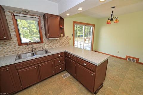101 Park St, Orwell, OH 44076 photo 6