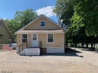 718 5th St, Struthers, OH 44471 photo 3