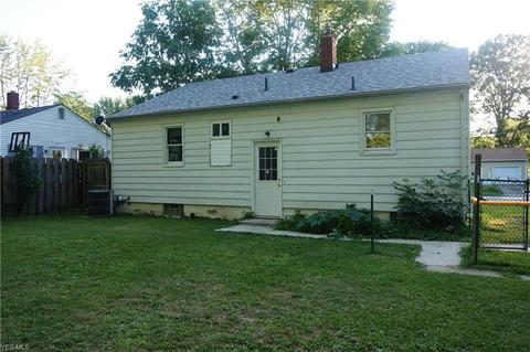 1440 Gladding Ave, Ashtabula, OH 44004 photo 2