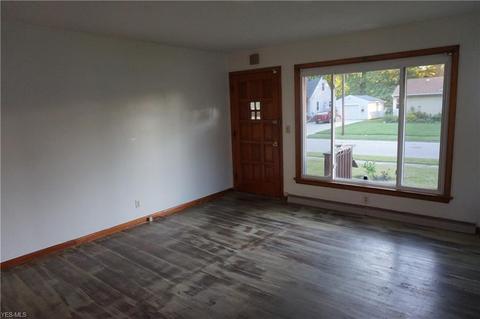 1440 Gladding Ave, Ashtabula, OH 44004 photo 9