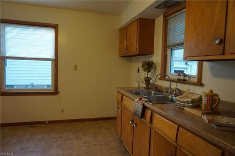 1440 Gladding Ave, Ashtabula, OH 44004 photo 6