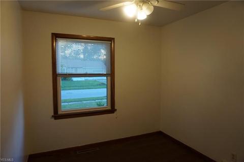 1440 Gladding Ave, Ashtabula, OH 44004 photo 11