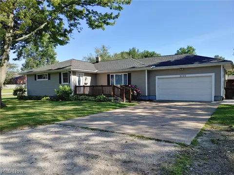 2320 E 38th St, Ashtabula, OH 44004 photo 4