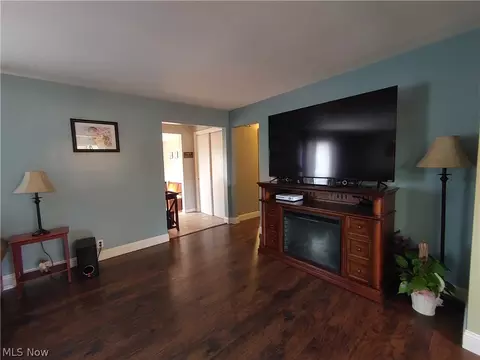 2320 E 38th St, Ashtabula, OH 44004 photo 9
