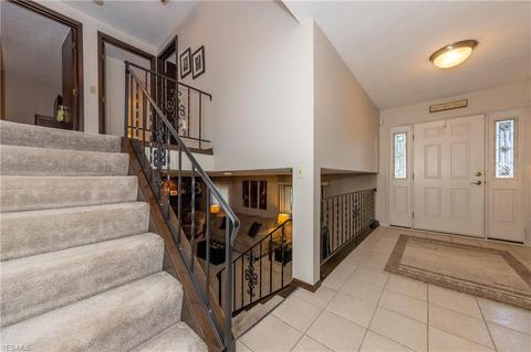 5693 Marble Ln, Willoughby, OH 44094 photo 3