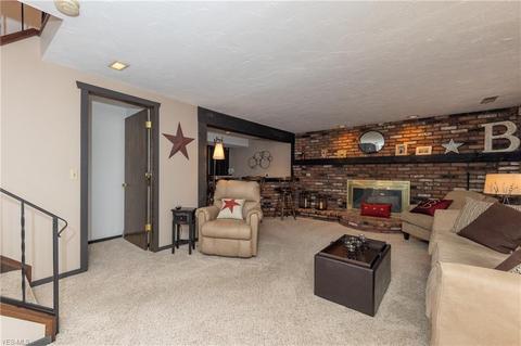 5693 Marble Ln, Willoughby, OH 44094 photo 8