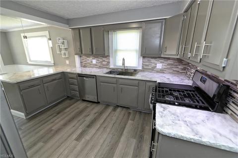3017 W Prospect Rd, Ashtabula, OH 44004 photo 9