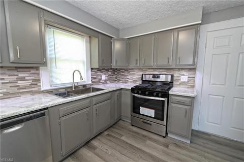 3017 W Prospect Rd, Ashtabula, OH 44004 photo 8