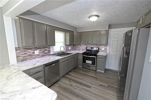 3017 W Prospect Rd, Ashtabula, OH 44004 photo 6