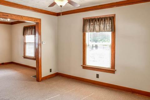 1762 Shaw Ave, Akron, OH 44305 photo 8