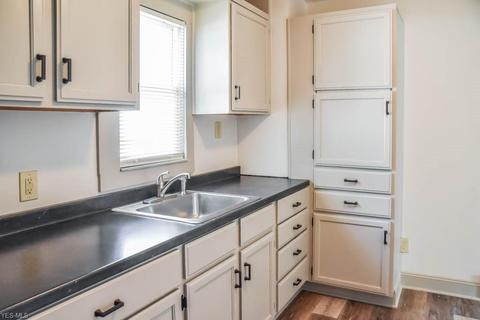 1762 Shaw Ave, Akron, OH 44305 photo 6