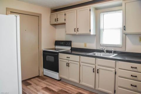 1762 Shaw Ave, Akron, OH 44305 photo 4