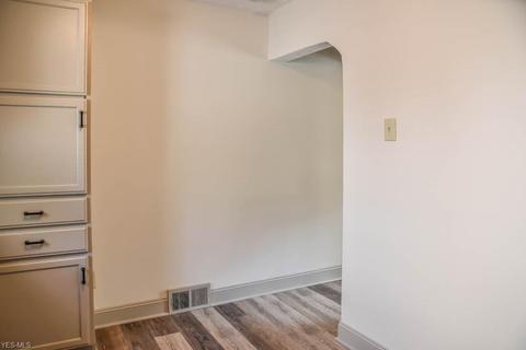 1762 Shaw Ave, Akron, OH 44305 photo 5