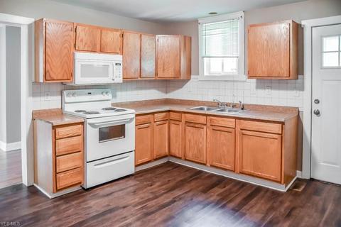 116 Maple Ave SE, Massillon, OH 44646 photo 4
