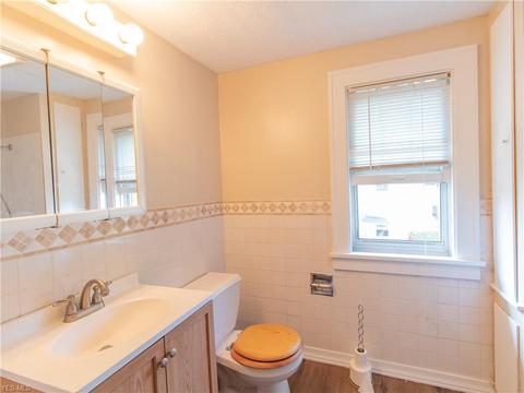 244 E 218th St, Euclid, OH 44123 photo 17