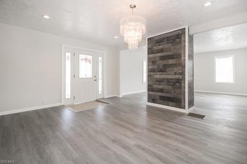 907 E 35th St, Lorain, OH 44055 photo 5