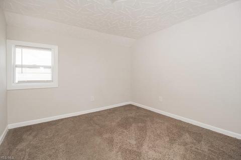 907 E 35th St, Lorain, OH 44055 photo 16