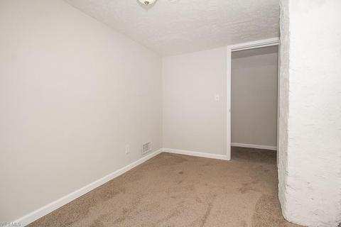 907 E 35th St, Lorain, OH 44055 photo 14