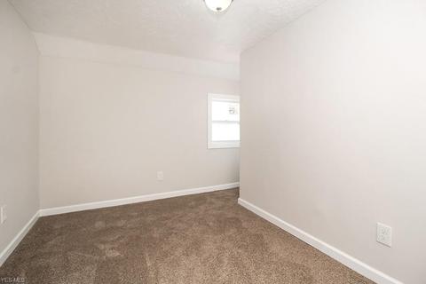 907 E 35th St, Lorain, OH 44055 photo 13