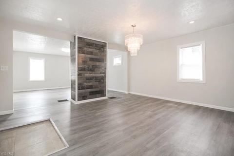 907 E 35th St, Lorain, OH 44055 photo 6