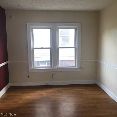 5507 Clement Ave, Maple Heights, OH 44137 photo 5