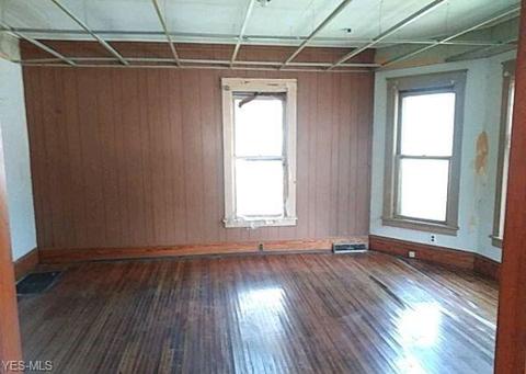 1016 W 50th St, Ashtabula, OH 44004 photo 7