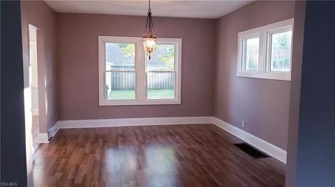 80 E 214th St, Euclid, OH 44123 photo 4
