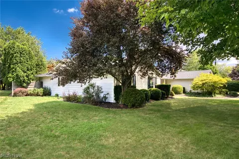 125 Windbrook Ct, Elyria, OH 44035 photo 2