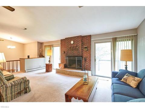 855 Old Spring Rd, Copley, OH 44321 photo 2